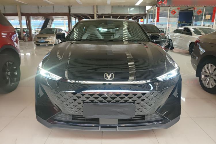 Used Changan UNI-V iDD 2024 Blue Whale Smart Electric iDD 136km Luxury Model
