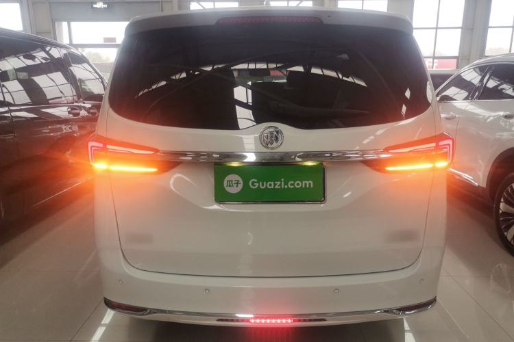 Used Buick GL8 2023 Facelifted Land Cruiser Executive Luxury Version
