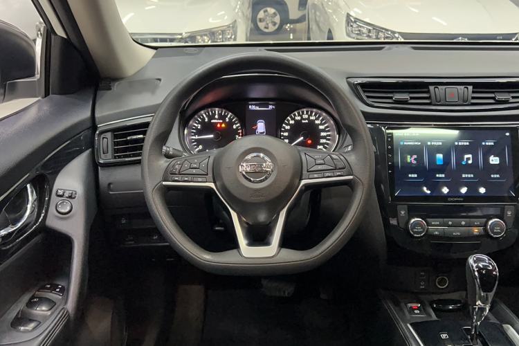 Used Nissan X-Trail 2017 2.5L CVT Leading Edition 4WD
