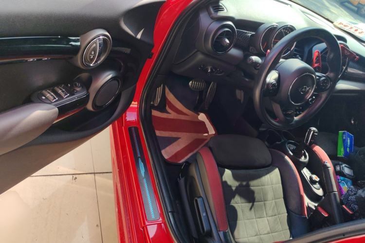 Used  MINI 2019 2.0T COOPER S Racing Edition Five-Door Version
