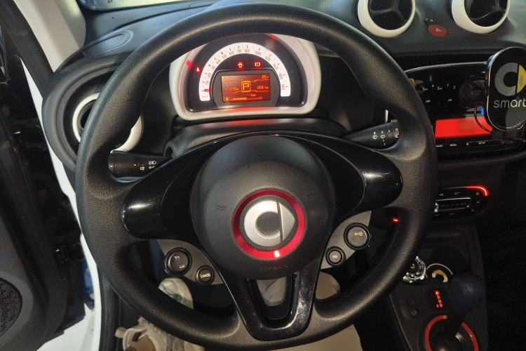 Used  fortwo 2018 1.0L 52kW Hardtop Dynamic Version China V
