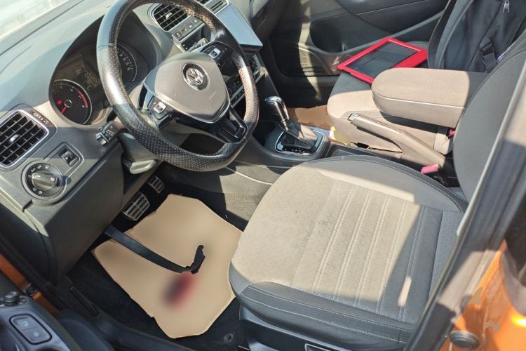 Used Volkswagen Polo 2018 1.5L Cross Polo Automatic
