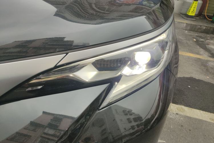 Used Toyota Sienna 2023 2.5L Hybrid Luxury Edition
