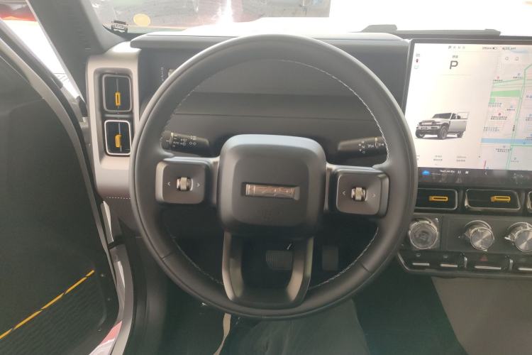 Used  V23 2025 401 Two-Wheel Drive Advanced Edition
