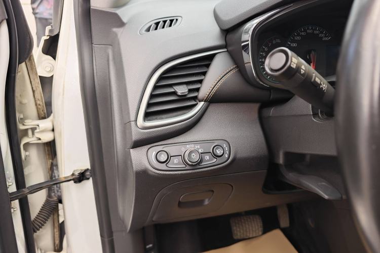 Used Chevrolet Trax 2017 1.4T Automatic Two-Wheel Drive Luxury Version
