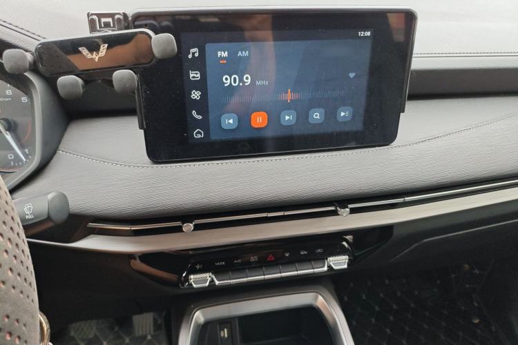 Used Wuling Jiachen 2022 1.5T Manual Light Enjoyment Dynamic Version
