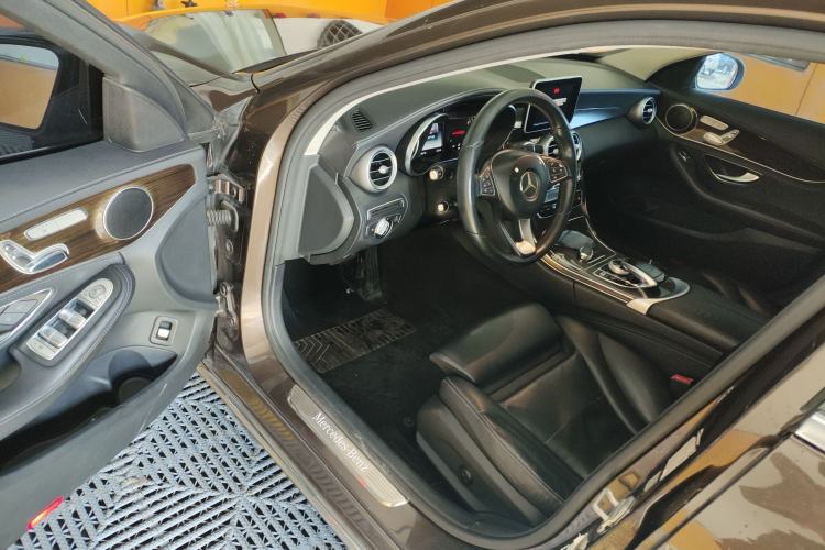 Used Mercedes-Benz C-Class 2015 C 200 L