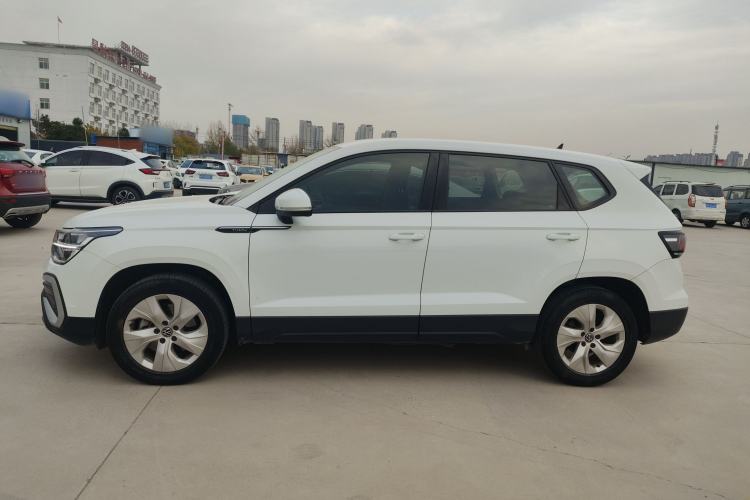 Used Volkswagen Tharu 2023 300TSI Two-Wheel-Drive Crescent Edition
