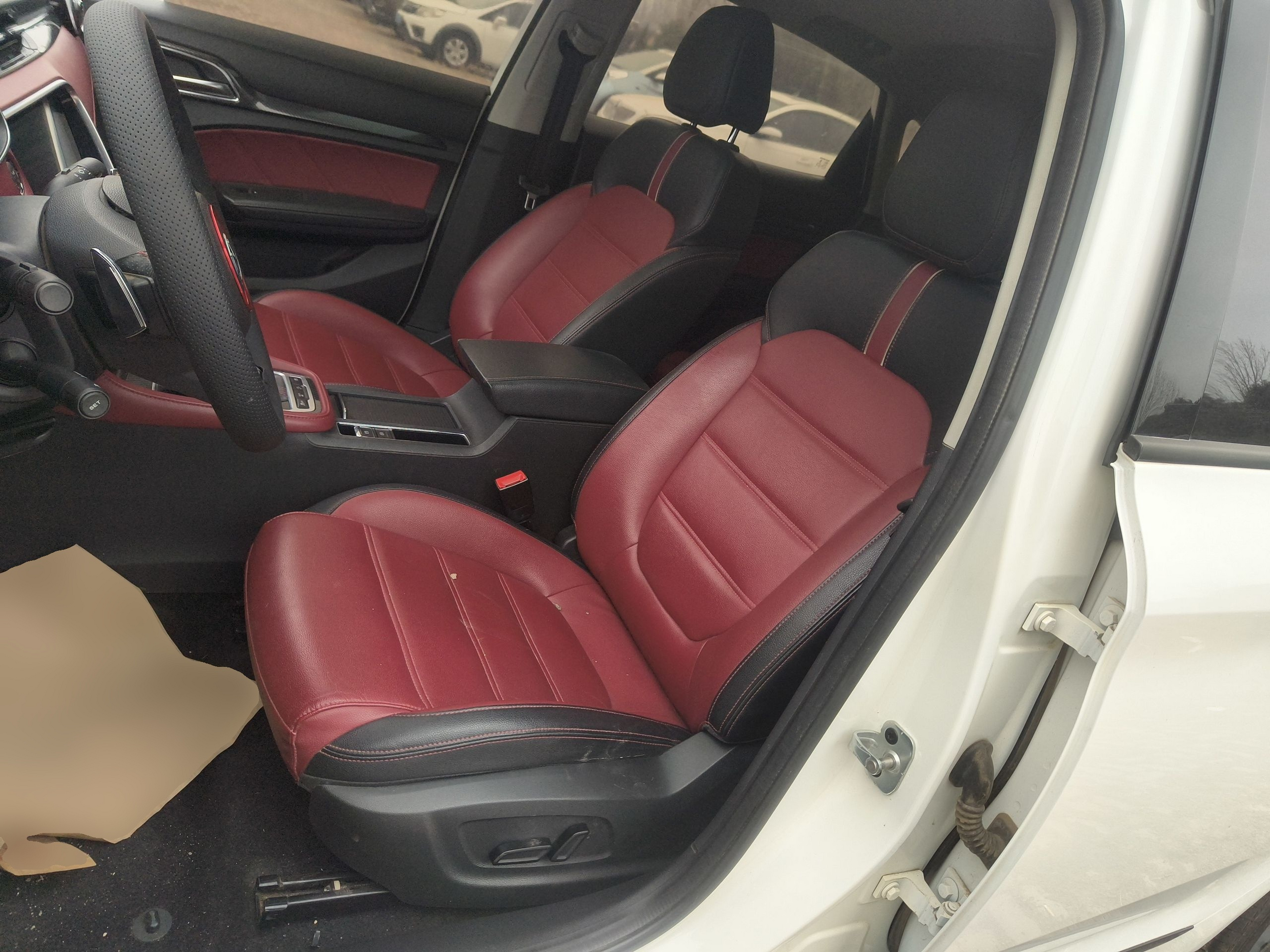 Переднее сиденье в автомобиле