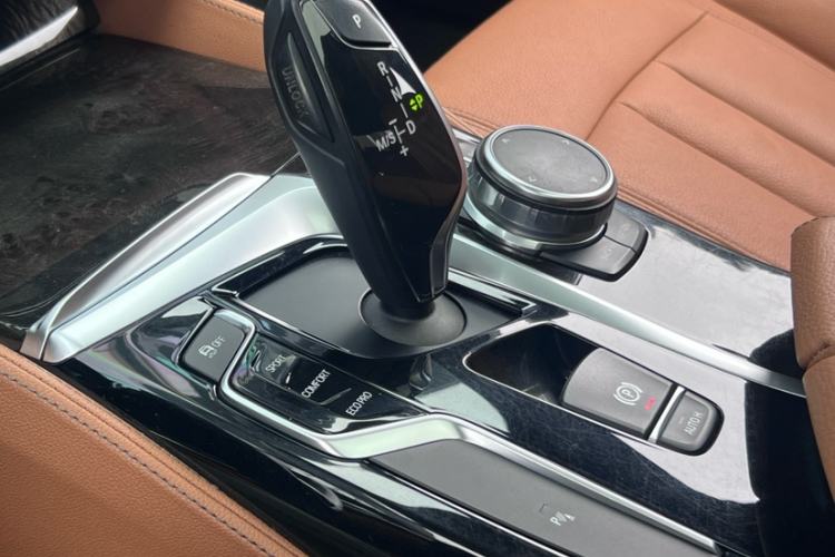 Used BMW 5 Series 2018 Restyled 530Li Leading Edition M Sport Package
