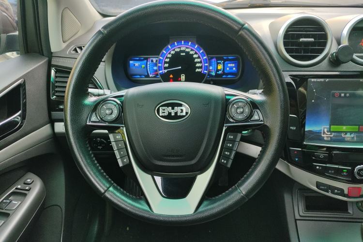 Used BYD S7 2015 2.0T Automatic Prestige Model