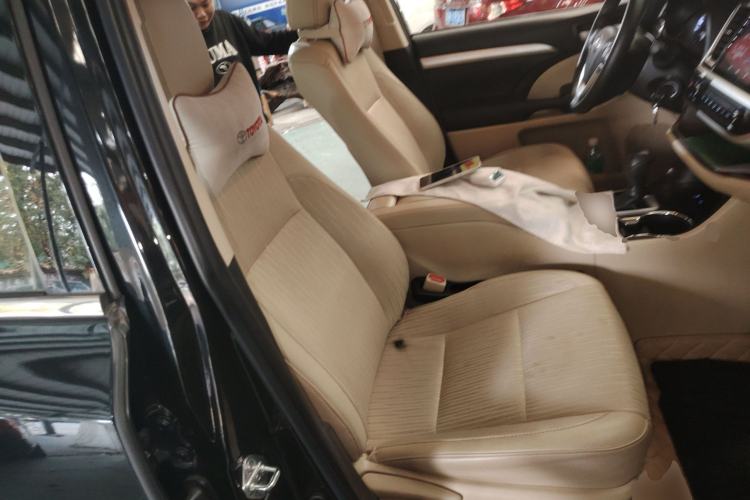 Used Toyota Highlander 2018 2.0T Two-Wheel Drive Elite Version 5 Seats China VI Standard
