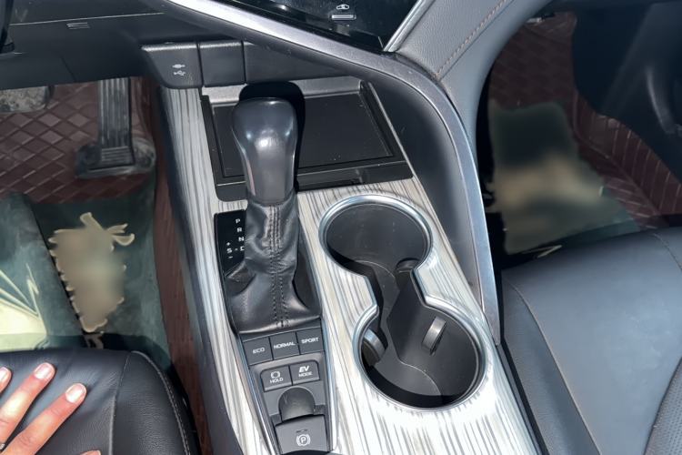 Used Toyota Camry 2019 Dual-Engine 2.5 HG Luxury Edition China V Standard
