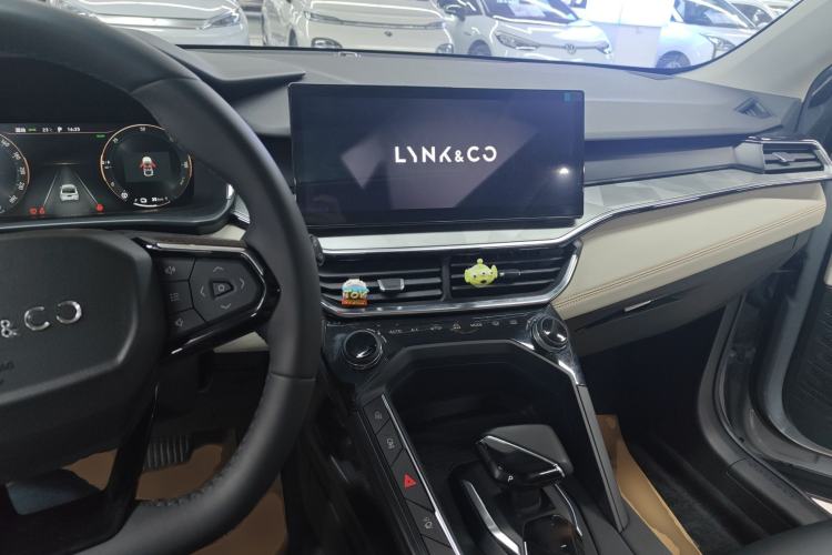 Used Lynk & Co 06 EM-P 2022 PHEV 84 km Range Pro Version
