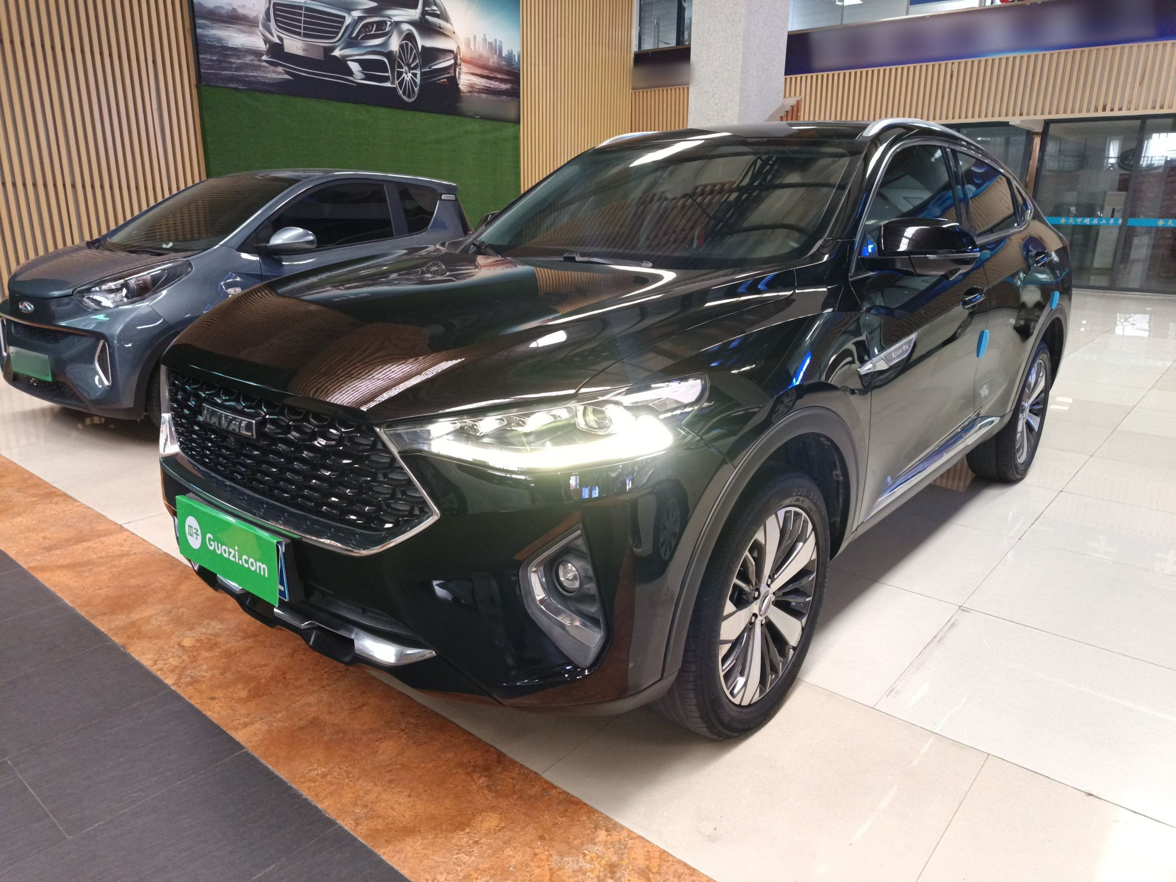 Под передней частью автомобиля