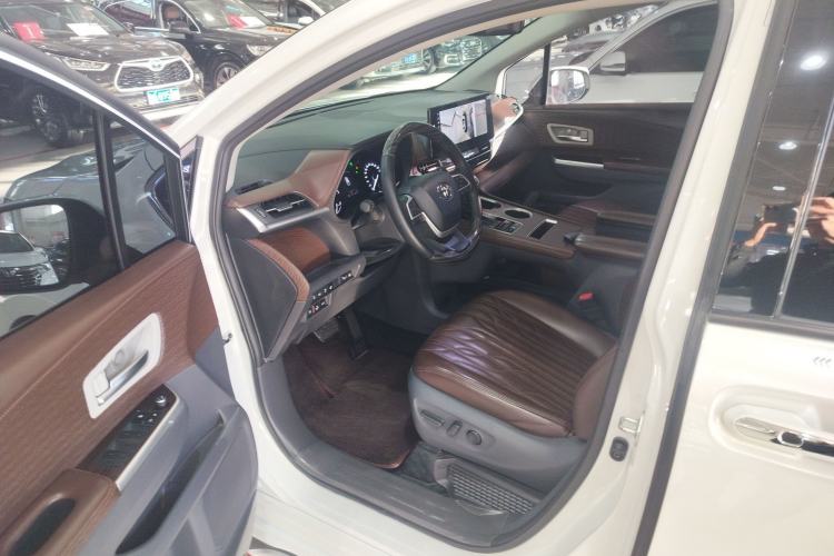 Used Toyota Granvia 2023 2.5L Hybrid Comfort Edition