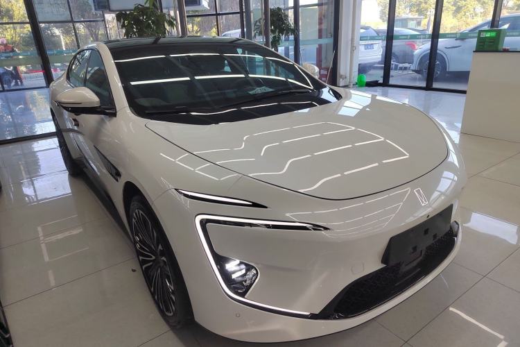 Used  12 2025 Ultra Extended-Range Edition