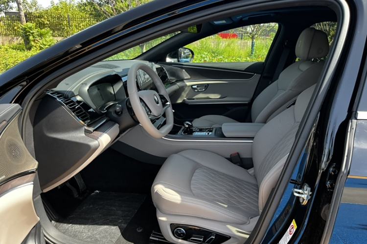 Used BYD Han 2025 EV with 701 km of Laser Radar-Enabled Intelligent Driving
