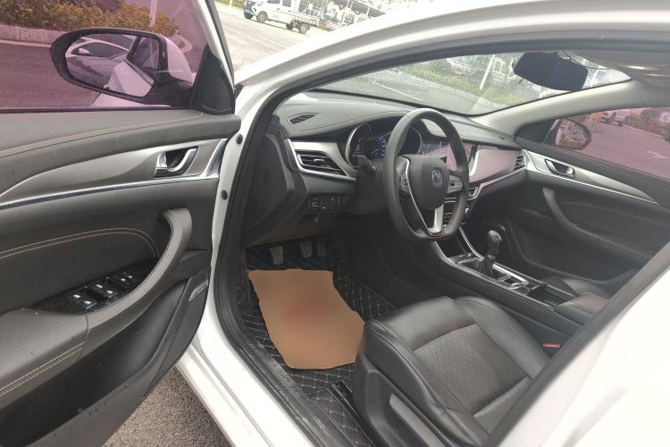 Used Changan Eado 2019 High-Energy Edition 1.6L GDI Manual Pioneer Model China VI Standard