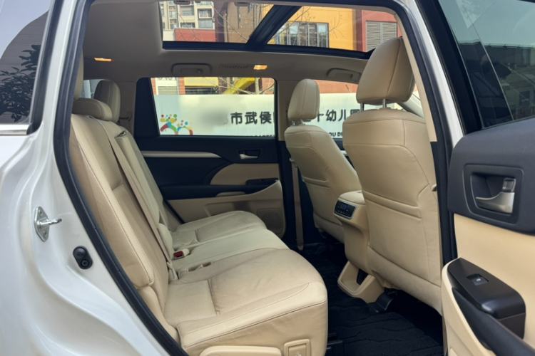 Used Toyota Highlander 2018 2.0T Four-Wheel Drive Luxury Version 7 Seats China VI Standard