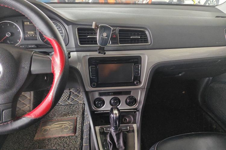 Used Volkswagen Gran Lavida 2014 1.4TSI Automatic 30th Anniversary Edition
