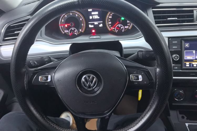 Used Volkswagen Lamando 2019 230TSI DSG Fashion Edition China VI
