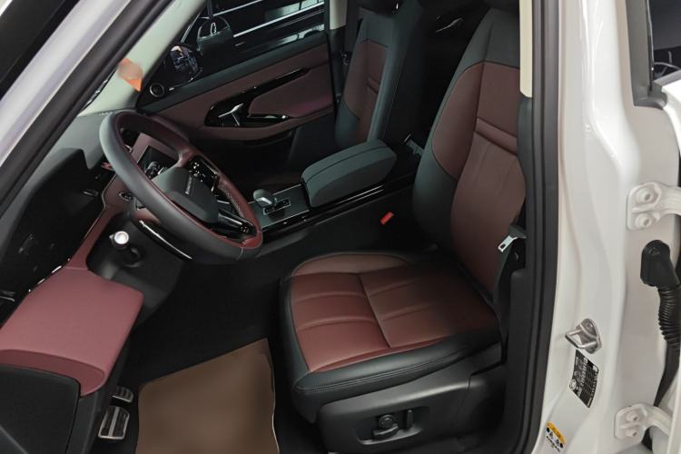 Used Land Rover Range Rover Evoque 2024 Aurora L 249 PS Prestige Light-Chasing Edition