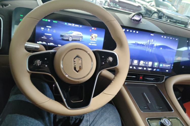 Used Hima AITO M9 2025 Extended-Range Ultra Version 52 kWh 6-Seater
