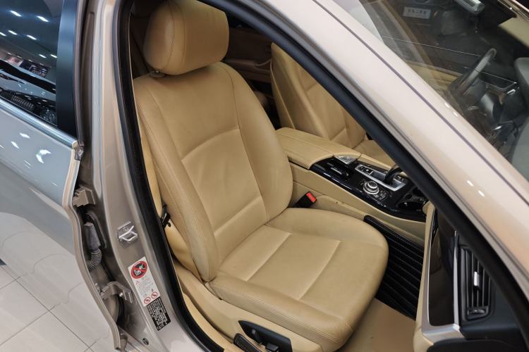 Used BMW 5 Series 2014 520Li Elegant Model
