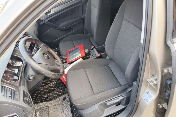 Used Volkswagen Golf 2016 1.6L Automatic Fashion Model
