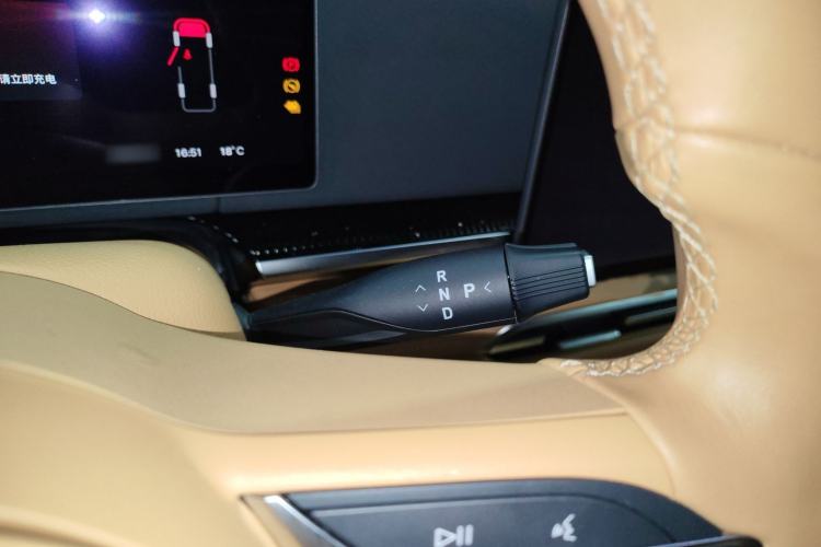 Used VOYAH Dream 2025 PHEV Four-Wheel-Drive Flagship Kunpeng Edition