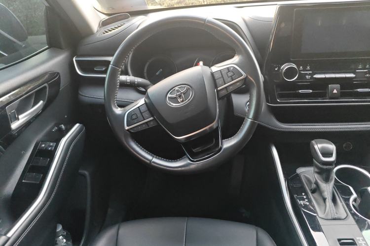 Used Toyota Highlander 2023 2.5L Smart Electric Hybrid Dual-Motor All-Wheel-Drive Luxury 7-Seater