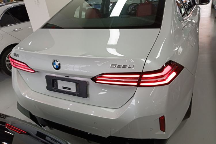 Used BMW 5 Series 2025 525Li M Sport Package