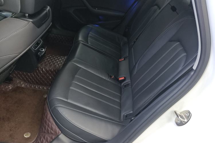 Used Audi A4L 2022 40 TFSI Luxury Dynamic Model
