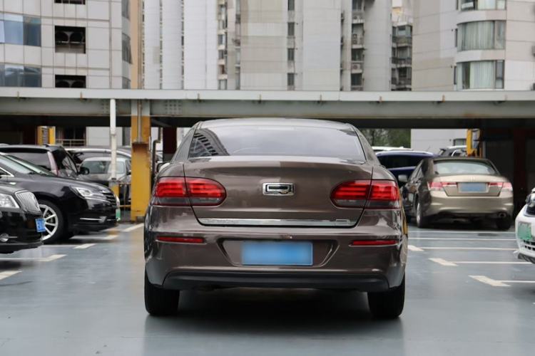 Used Qoros 3 2014 Sedan 1.6L Automatic Zhiyue Model
