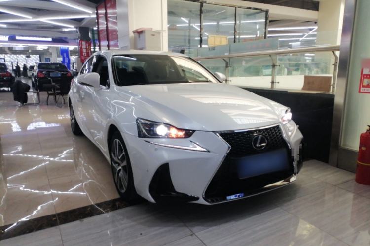 Used Lexus IS 2017 300 Leading Edition
