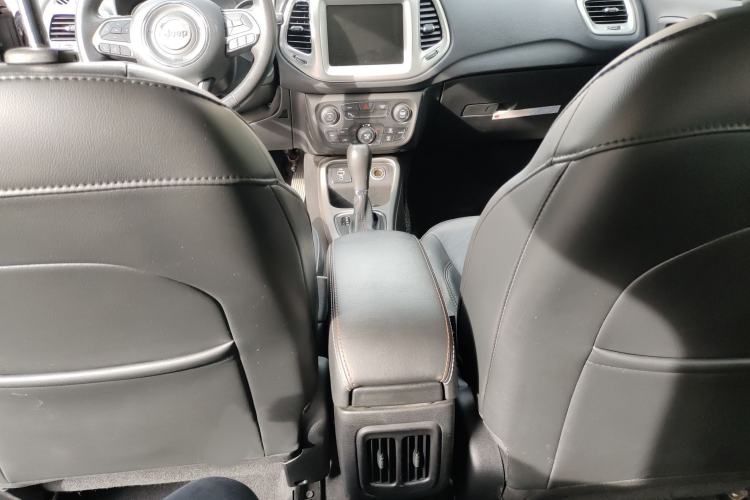 Used  Compass 2017 200T Automatic Family Edition