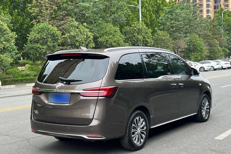 Used Buick GL8 2023 Facelifted Land Cruiser Executive Luxury Version
