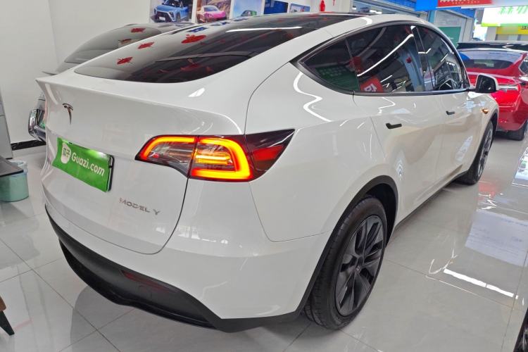 Used Tesla Model Y 2024 Rear-Wheel-Drive Version
