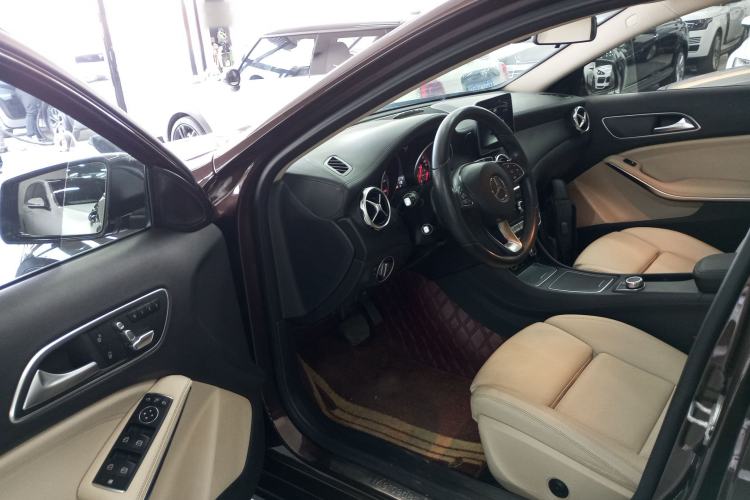 Used Mercedes-Benz GLA 2017 GLA 220 4MATIC Fashion Model
