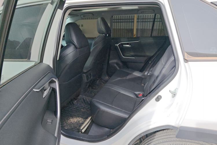 Used Toyota Wildlander 2023 2.0L CVT Two-Wheel Drive Luxury PLUS Edition