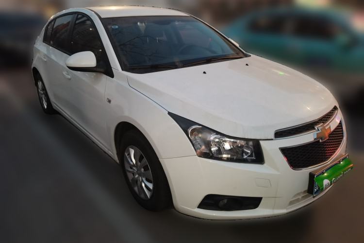 Used Chevrolet Cruze 2015 Hatchback 1.6L Manual Comfort Edition