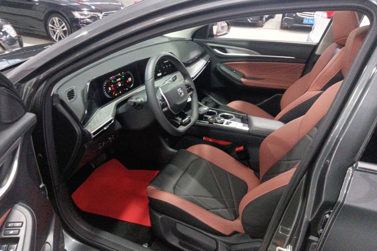 Used Changan Eado 2022 PLUS Blue Whale NE 1.4T GDI DCT Prestige Edition
