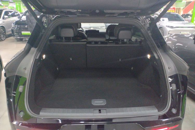 Used Zeekr 7X 2025 100 kWh Long-Range Rear-Wheel Drive with Intelligent Driving Features
