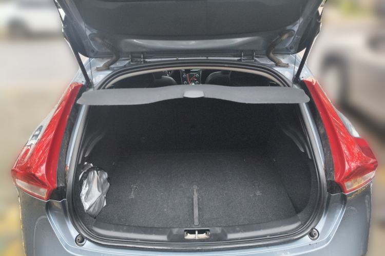 Used Volvo V40 2018 T3 Zhiyi Edition
