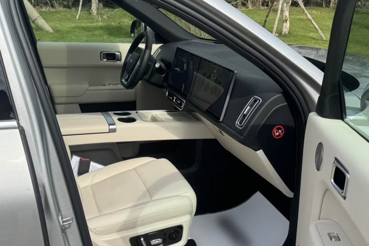 Used Li Auto L8 2023 Pro Model
