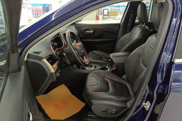 Used  Cherokee 2016 2.0L Superior Edition
