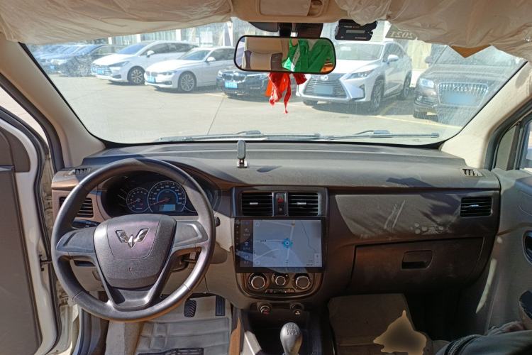 Used Wuling Rongguang V 2016 1.5L Standard Version
