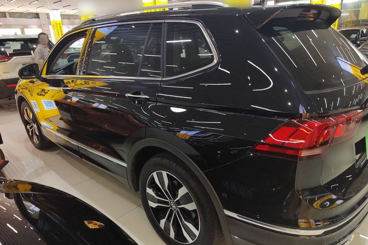 Used Volkswagen Tiguan L 2024 Outstanding Model 330TSI Automatic Two-Wheel Drive R-Line Dragon Glory Edition