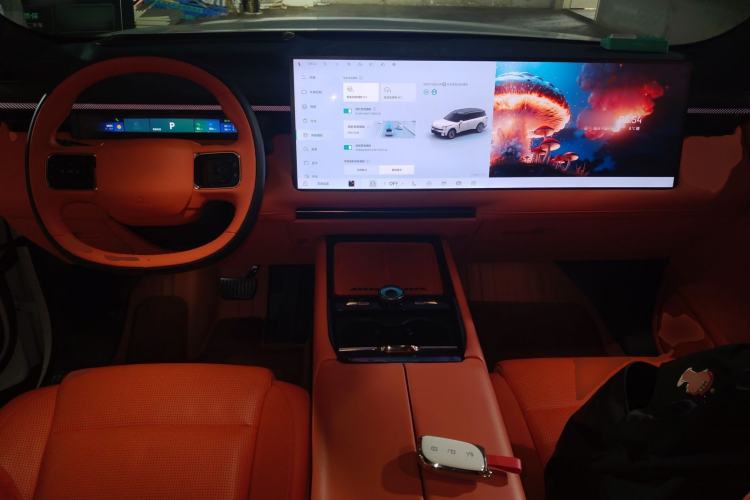 Used Lynk & Co 900 2025 1.5T Ultra
